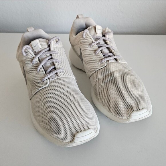 Nike | Roshe One 'Light Orewood Brown' Cream Sneaker, Womens 9.5 - Picture 5 of 8